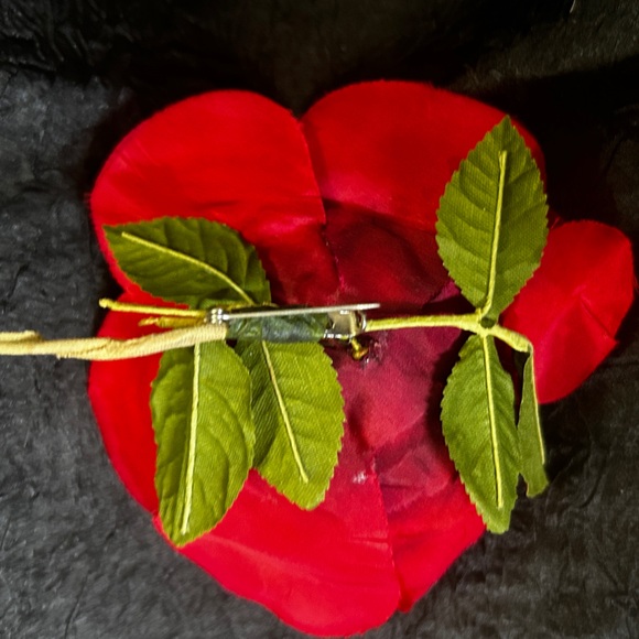 ๐คฉ Host Pick๐คฉ๐ Vtg Silk Pin/Brooch -Red Rose-Estate/1950โs - Picture 5 of 5